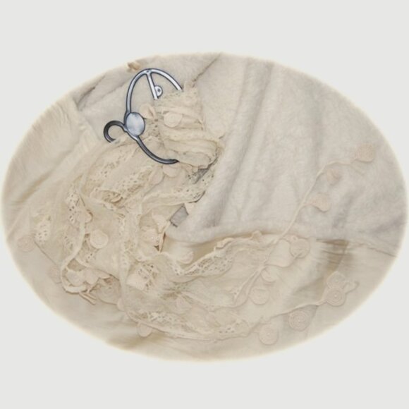 NWT Pier 1 Beige Crochet Lace Scarf - Picture 7 of 7